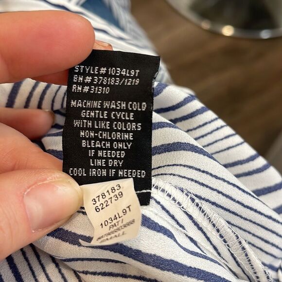 Striped button down blouse‎ with collar - Picture 6 of 6